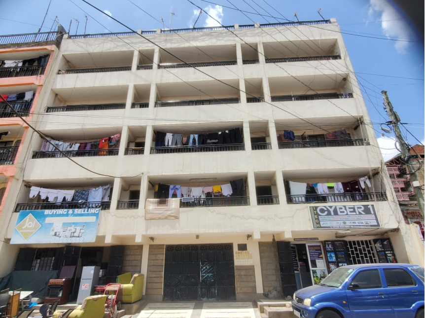 EMBAKASI FLATS